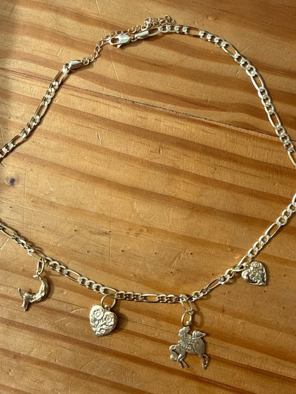 NWOT Vintage Stamp style charm necklace